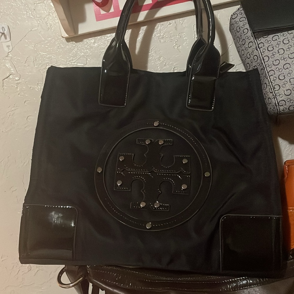 Posh LIVE Purse and Wallets - Picture 2 of 10